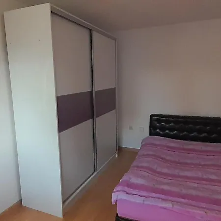 Jelena Apartment Pale